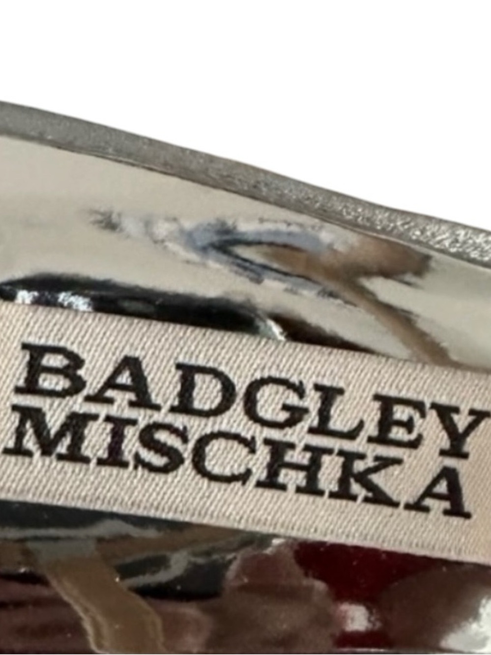 Women’s BADGLEY MISCHKA Silver T-Strap Yadira Wedge Leather Sandals, SZ. 6. - Picture 9 of 12